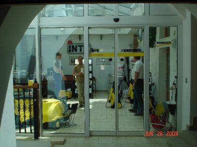 Zastrešení atria Karcher Praha 8, rok realizace 2004